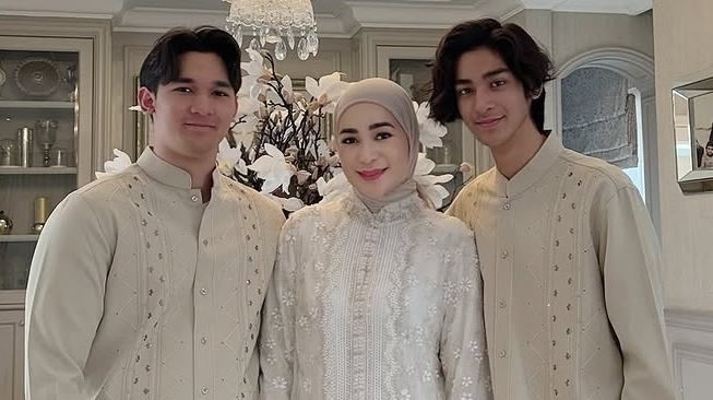 Erin Taulany dan Dua Anaknya, Dio dan Kenzy [Instagram]